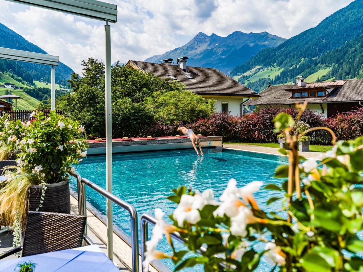 Happy Stubai Hotel Neustift im Stubaital Ngoại thất bức ảnh